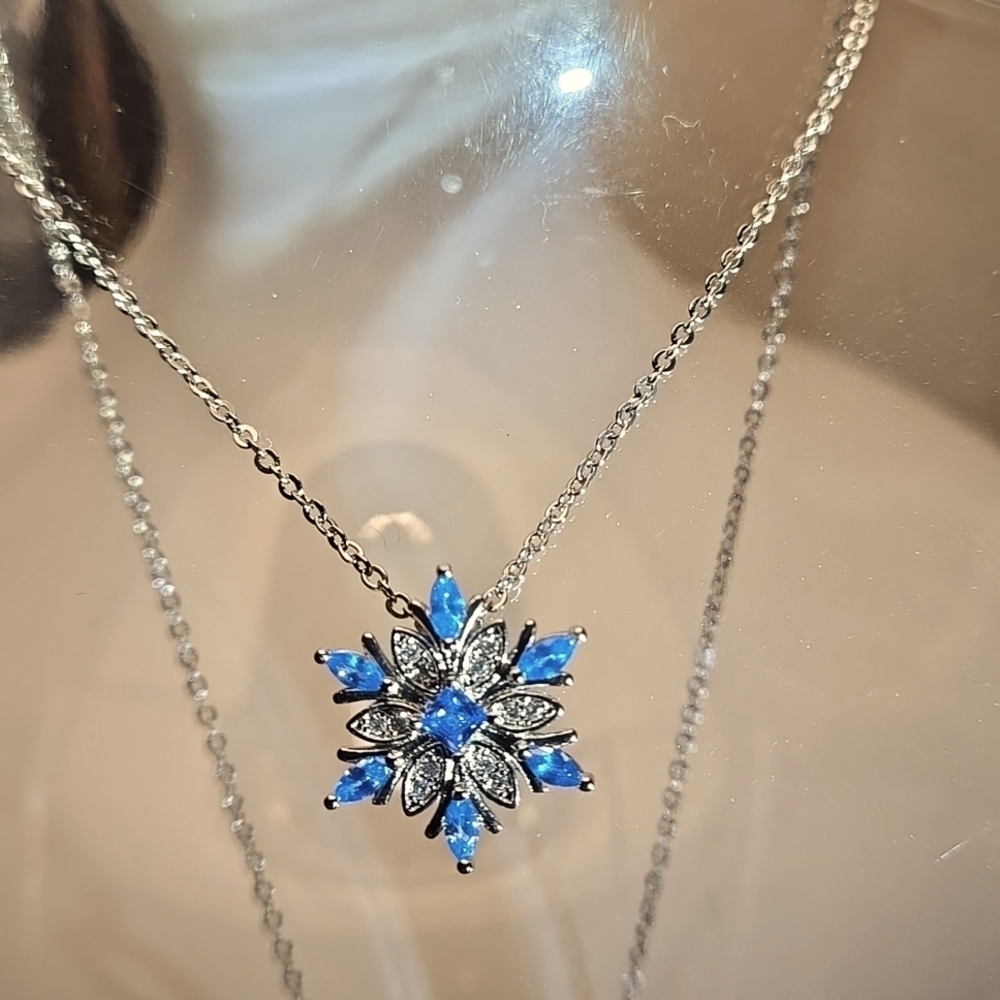 Elegant Vintage-inspired S925 Silver Snowflake Pendant Necklace with Blue Cubic